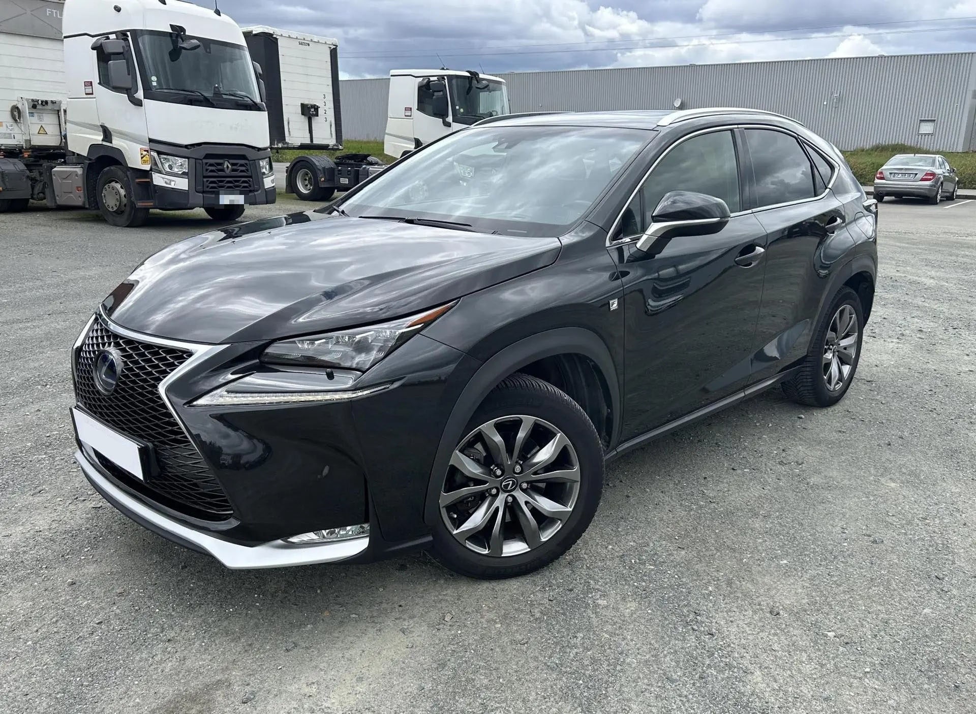 LEXUS NX F SPORT E-CVT 300h 4WD - toit panoramique