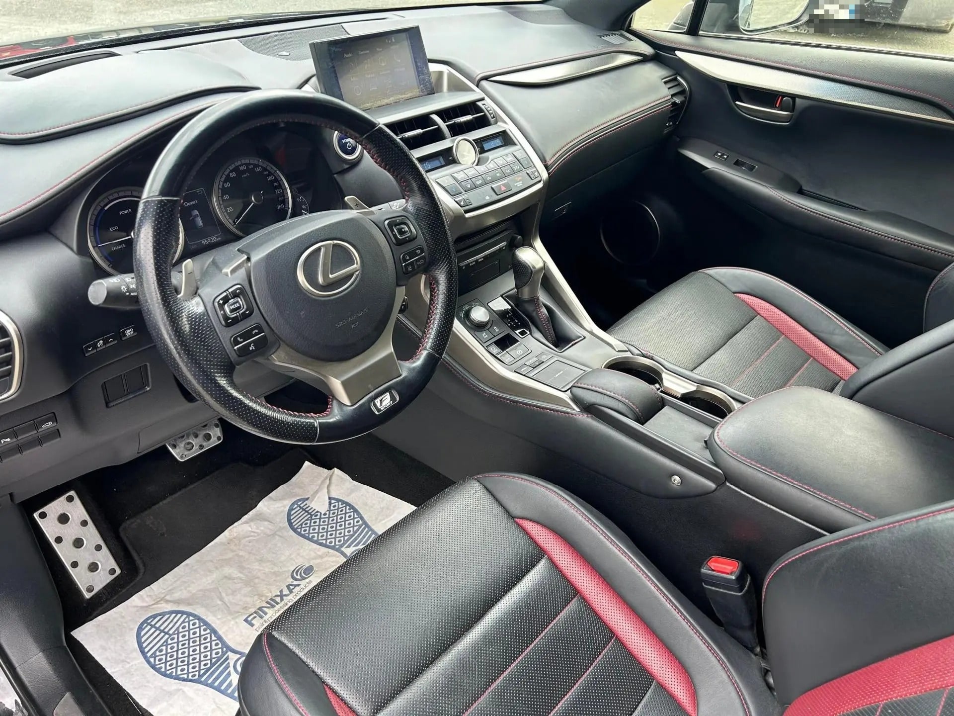 LEXUS NX F SPORT E-CVT 300h 4WD - toit panoramique — photo 3