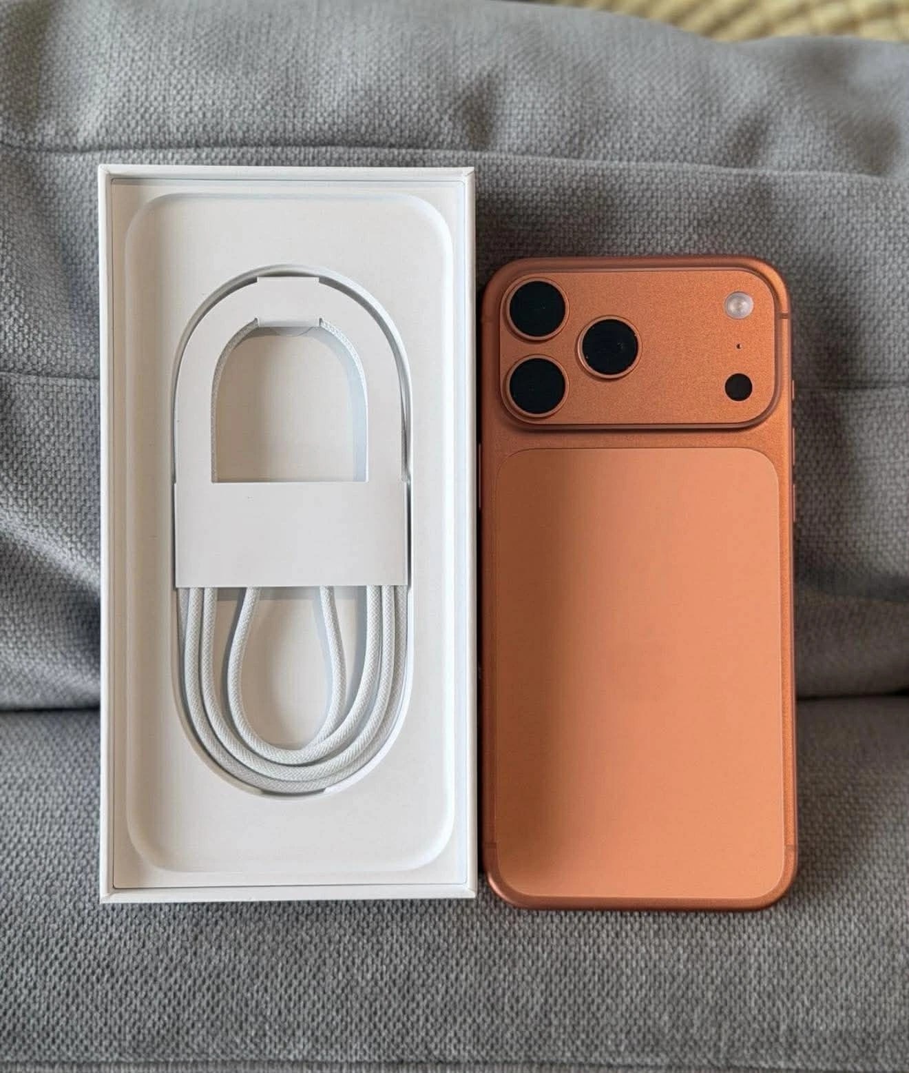 Apple iPhone 17 Pro Max – 2TB – Orange – AT&T Only – Excellent Condition