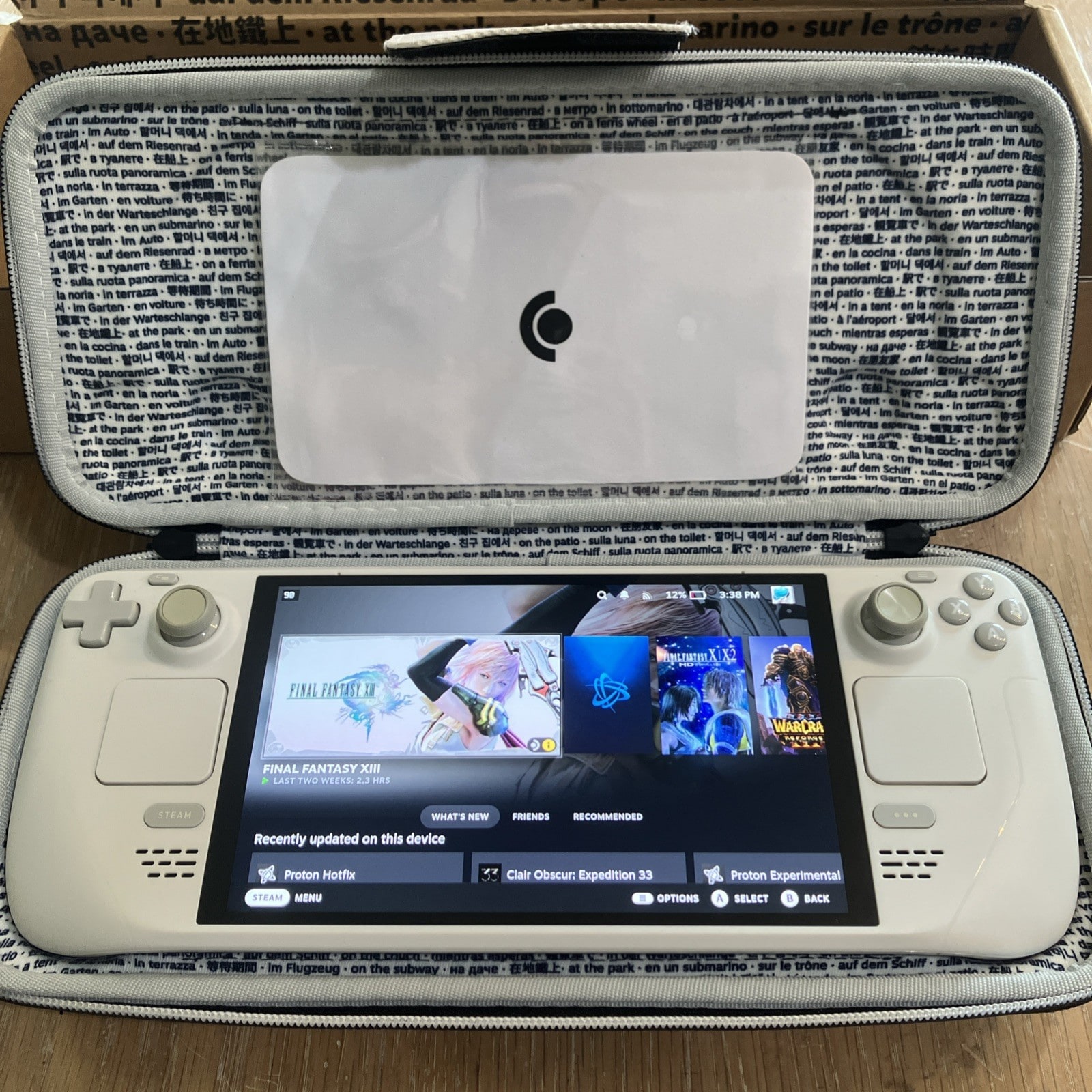 Valve Steam Deck OLED 1 To Blanc Édition Limitée + Station d'accueil + Chargeur mural US