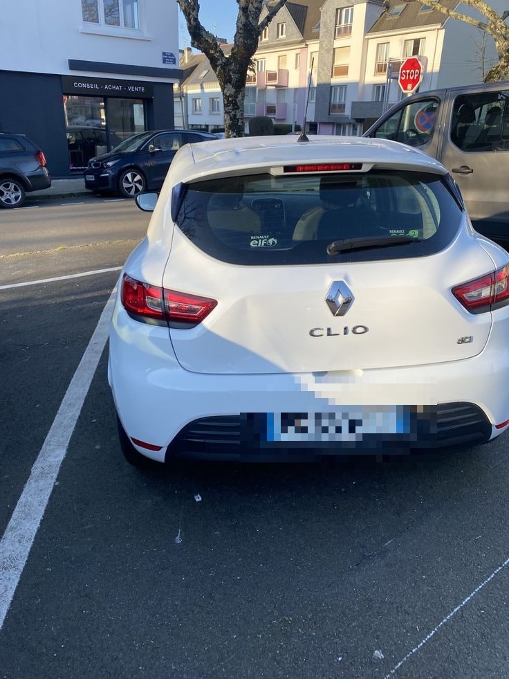 Voiture Clio IV dCi diesel. — photo 2