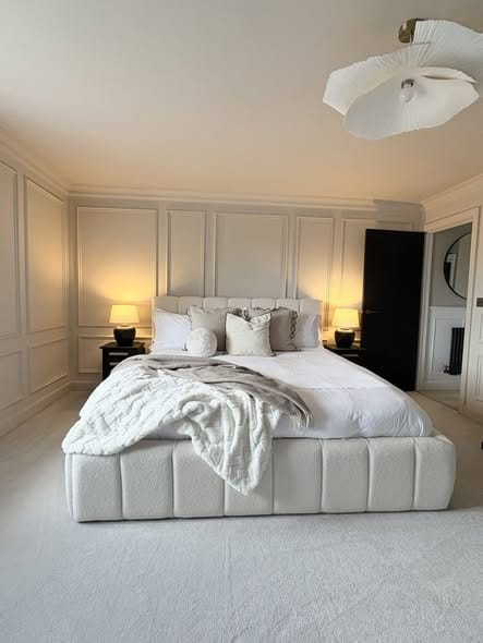 Complete bed: with double mattress (160 x 200 cm)