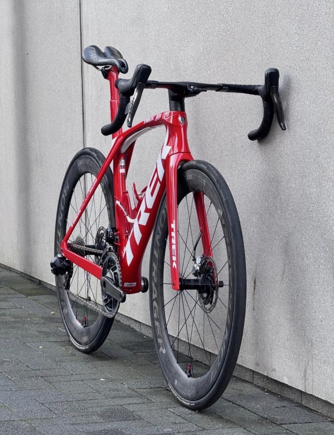 TREK MADONE SLR9 AERO — Taille 54cm — Groupe SRAM RED eTap AXS — Roues Bontrager XXX Carbone