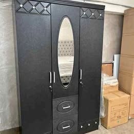 Armoire trois-quarts
