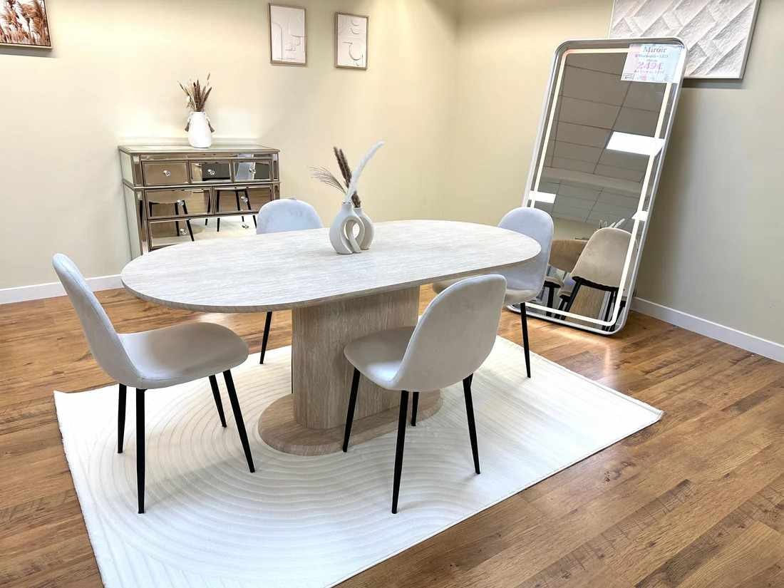 Table a manger lea travertin avec 4 chaises neuf